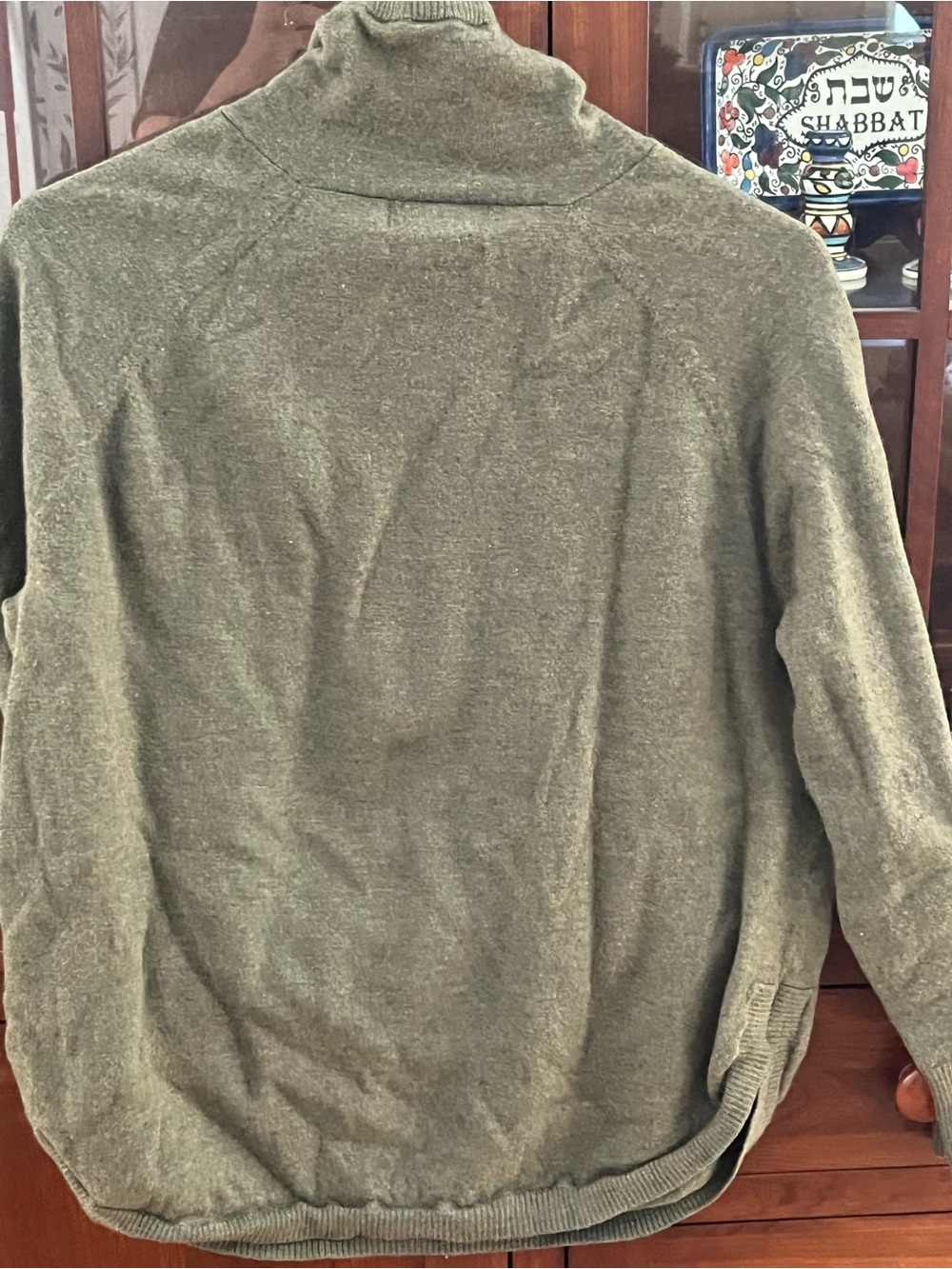 100% Extrafine Merino Wool Olive Green Turtleneck Drawstring Sweater - Picture 7 of 9